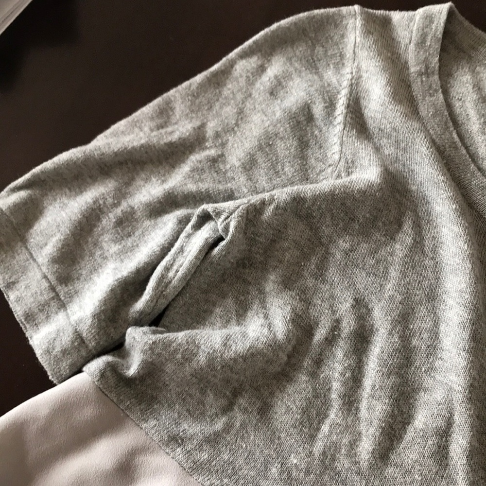 Moth Gardenia Pullover Motif - Picture 5 of 7